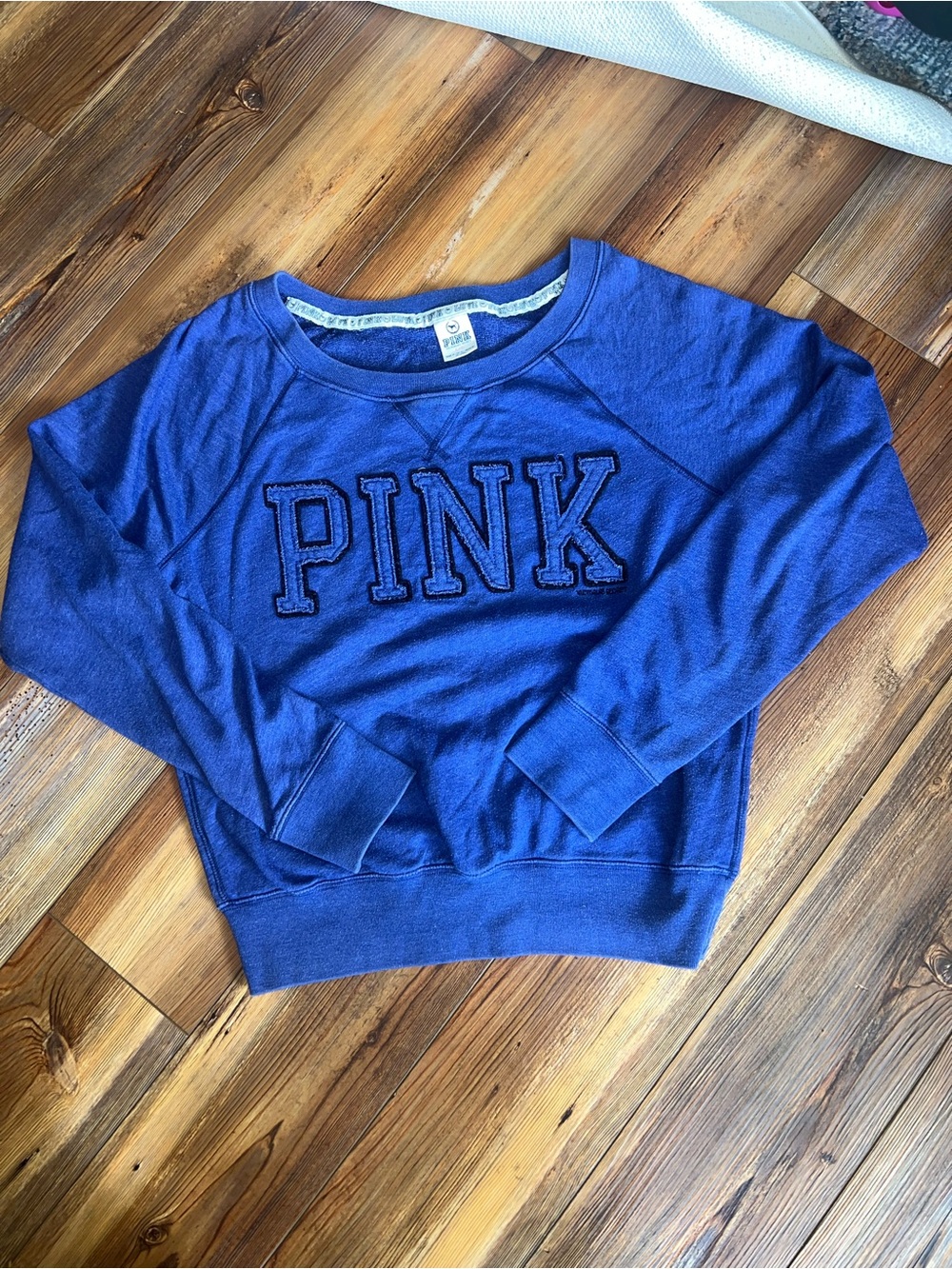 Lot of 9 long sleeve items